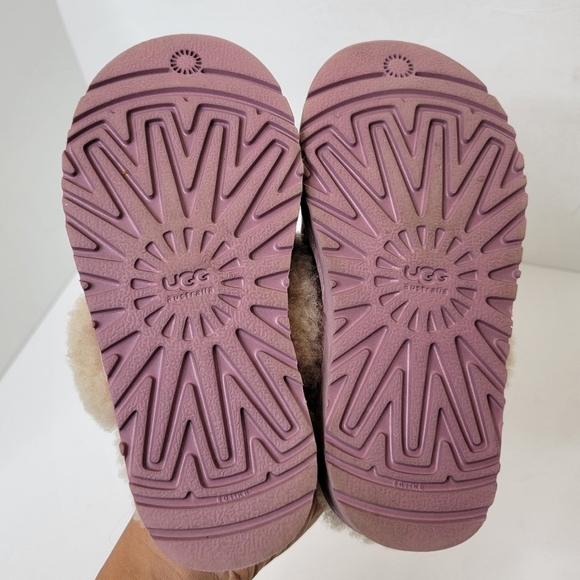 Ugg Slippers Kids Pink Size 11 Leather - Picture 8 of 9